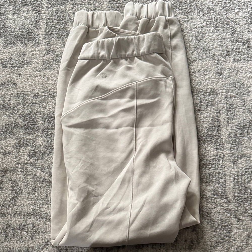 Lululemon Athletica Beige Joggers
